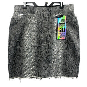 Coco + Carmen Skirt Womens XL Gray Reptile Raw Hem Knee Length Back Pockets